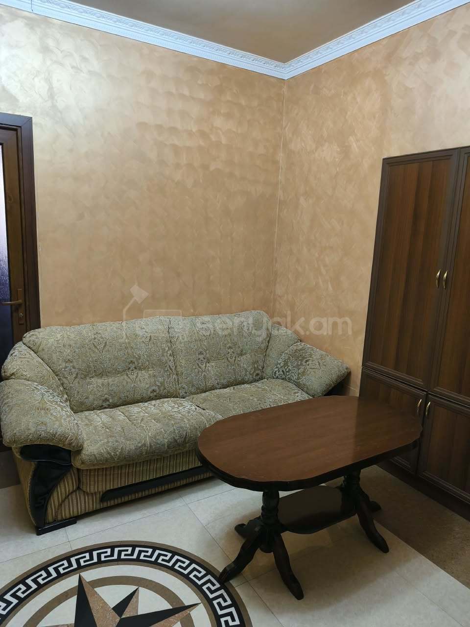 3 Սենյականոց Բնակարան Քարե Շենքում, 80քմ, 3/5 հարկ, Նորմալ Վիճակում, Կահավորված