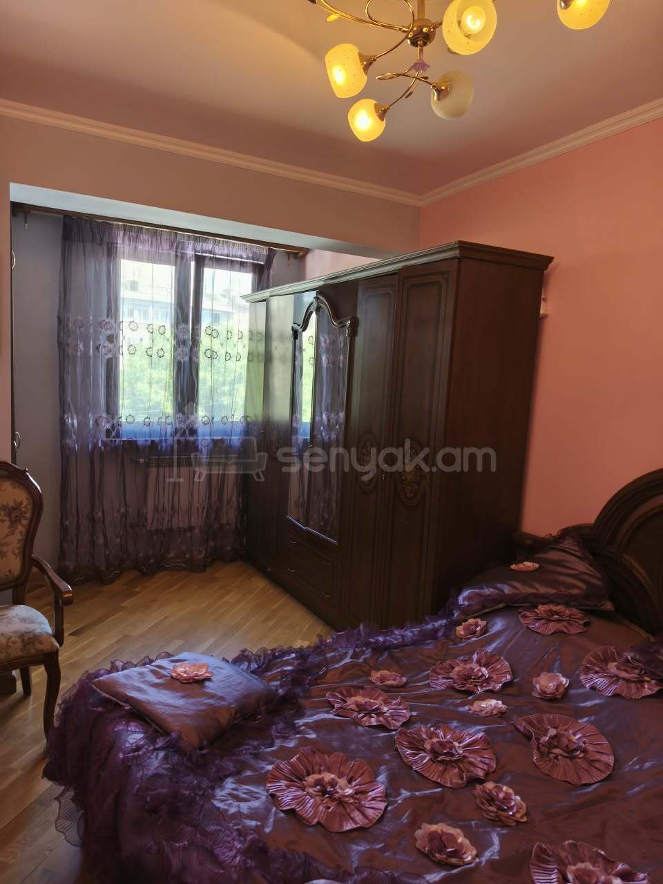 3 Սենյականոց Բնակարան Քարե Շենքում, 80քմ, 3/5 հարկ, Նորմալ Վիճակում, Կահավորված