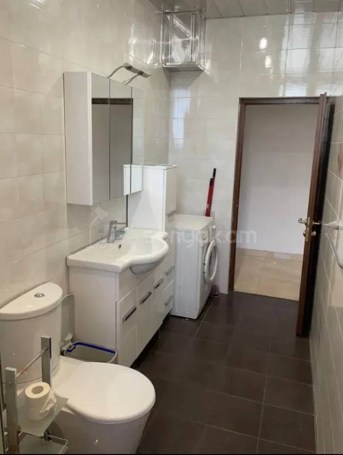 2 Սենյականոց Բնակարան Քարե Շենքում, 65քմ, 2/5 հարկ, Կապիտալ Վերանորոգված, Կահավորված