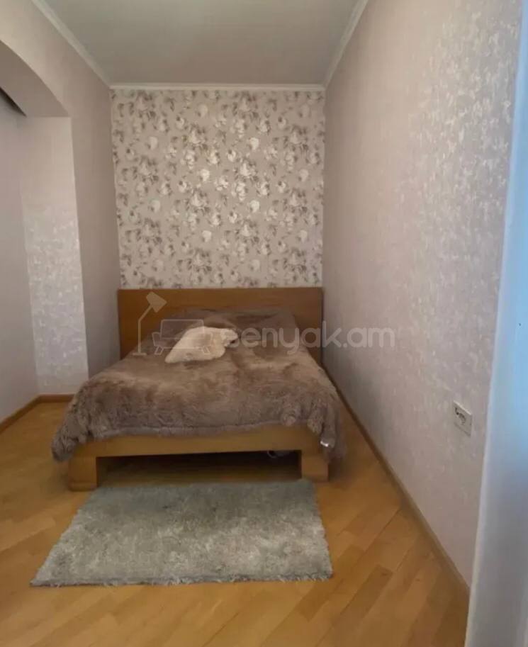 2 Սենյականոց Բնակարան Քարե Շենքում, 65քմ, 2/5 հարկ, Կապիտալ Վերանորոգված, Կահավորված
