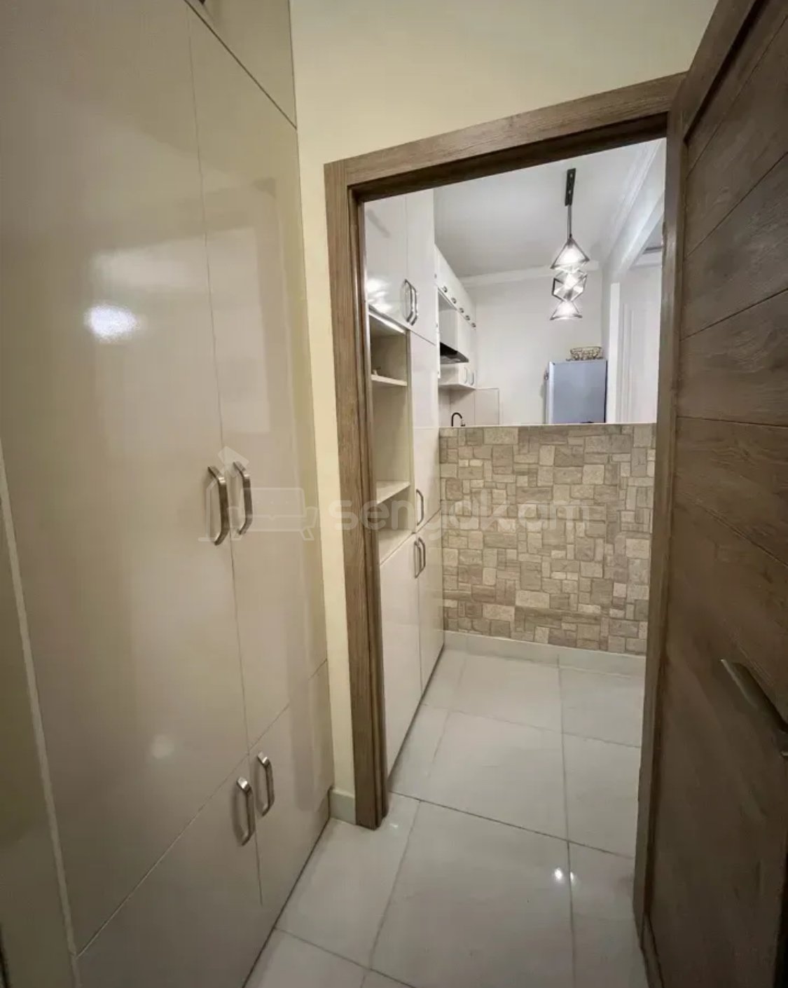 2 Սենյականոց Բնակարան Քարե Շենքում, 52քմ, 3/4 հարկ, Կապիտալ Վերանորոգված