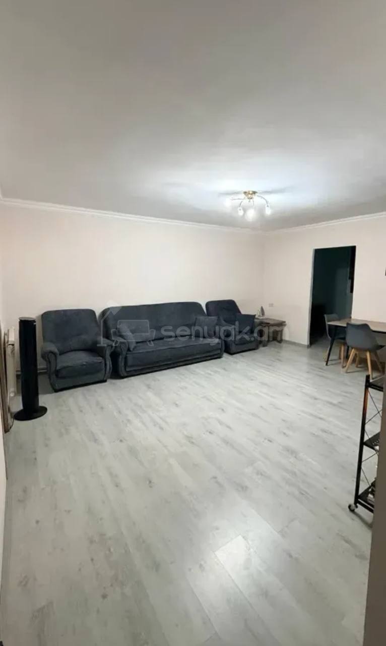 4 Սենյականոց Բնակարան Քարե Շենքում, 76քմ, 4/4 հարկ, Կապիտալ Վերանորոգված, Կահավորված