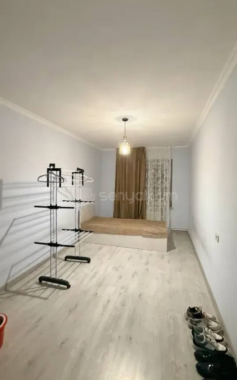 4 Սենյականոց Բնակարան Քարե Շենքում, 76քմ, 4/4 հարկ, Կապիտալ Վերանորոգված, Կահավորված