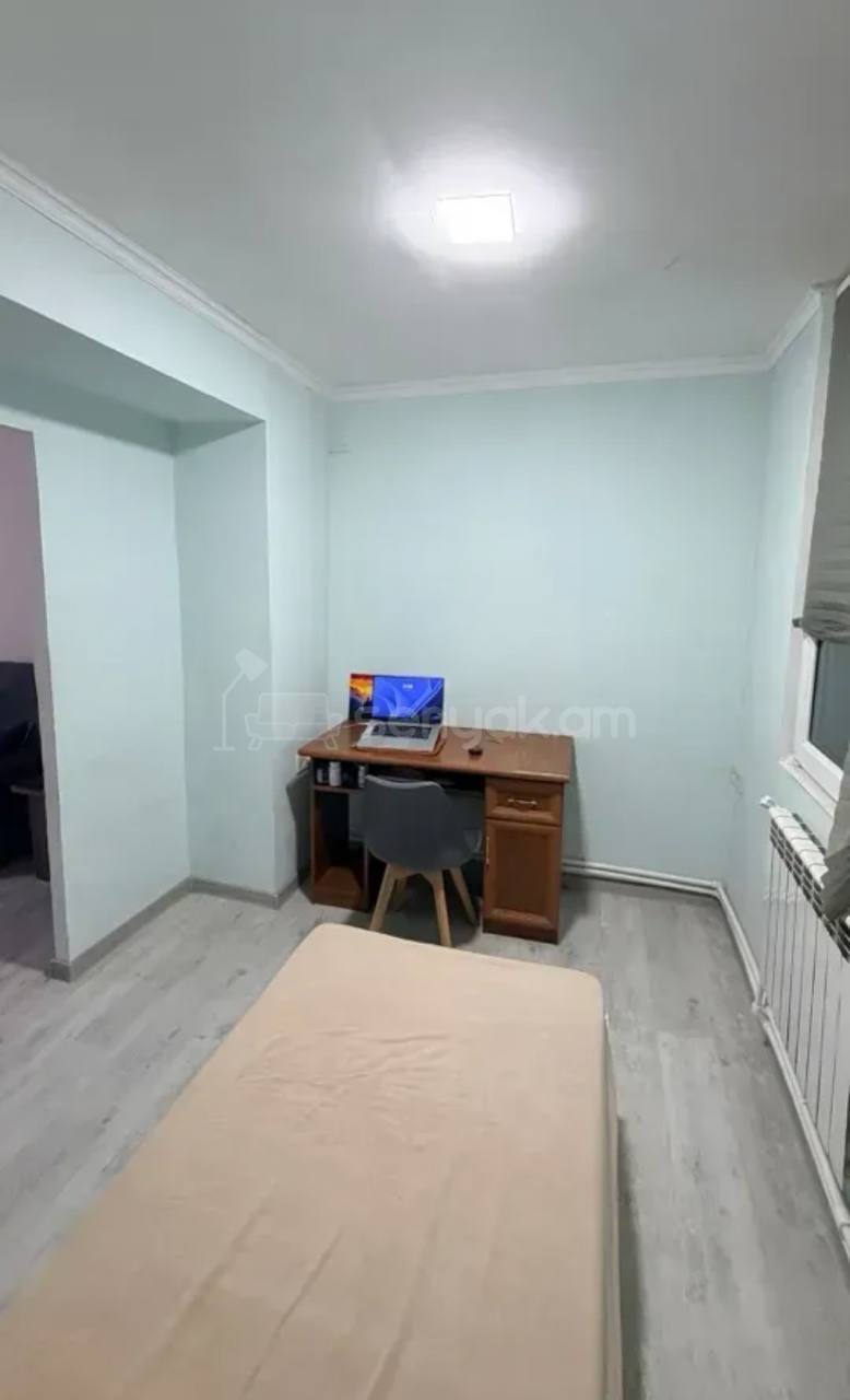 4 Սենյականոց Բնակարան Քարե Շենքում, 76քմ, 4/4 հարկ, Կապիտալ Վերանորոգված, Կահավորված