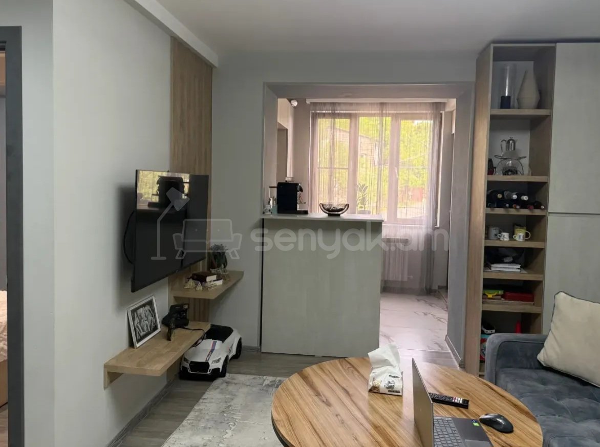 2 Սենյականոց Բնակարան Քարե Շենքում, 45քմ, 4/5 հարկ, Դիզայներական Վերանորոգված