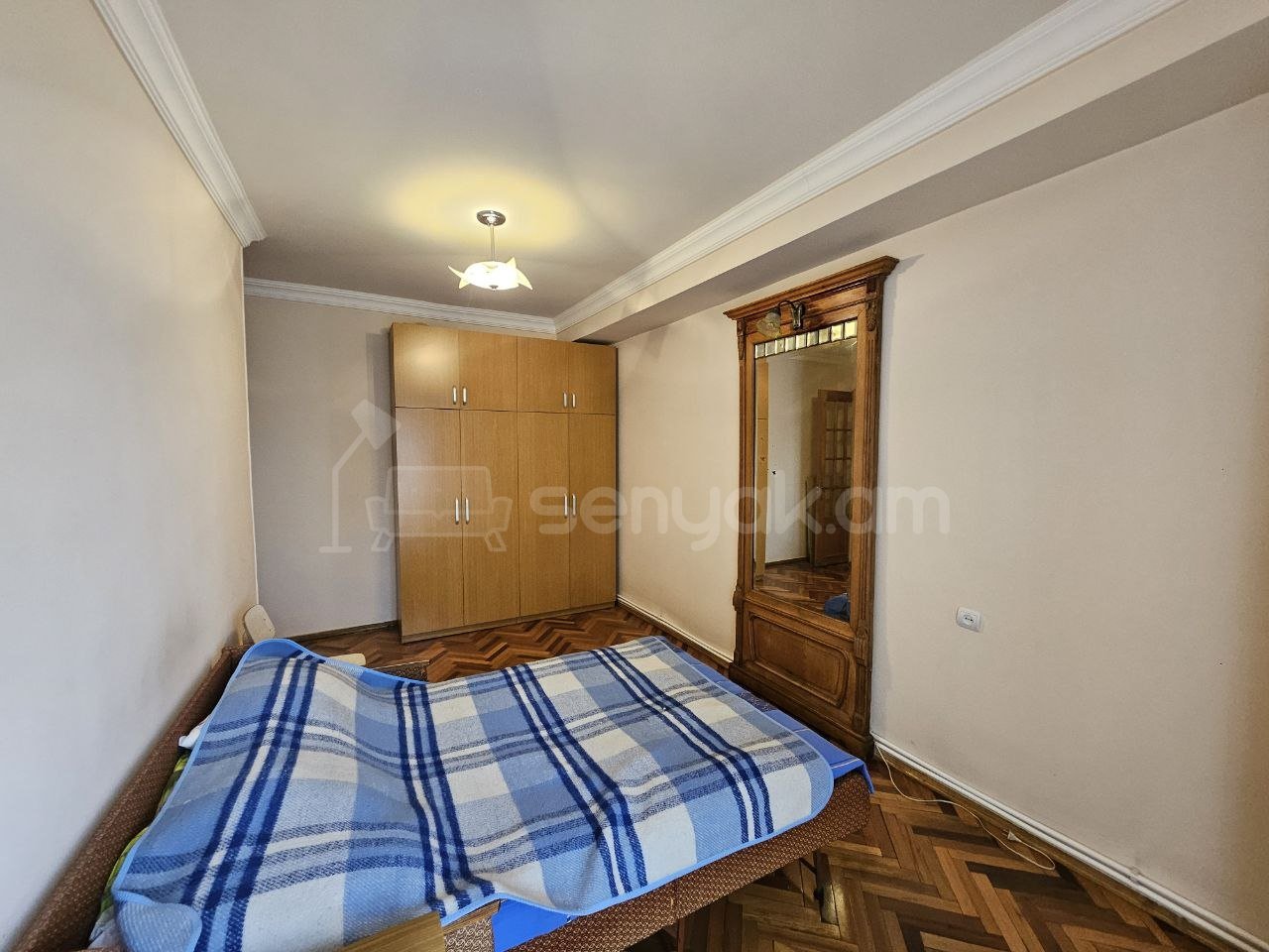 5 Սենյականոց Բնակարան Քարե Շենքում, 110քմ, 9/9 հարկ, Կապիտալ Վերանորոգված