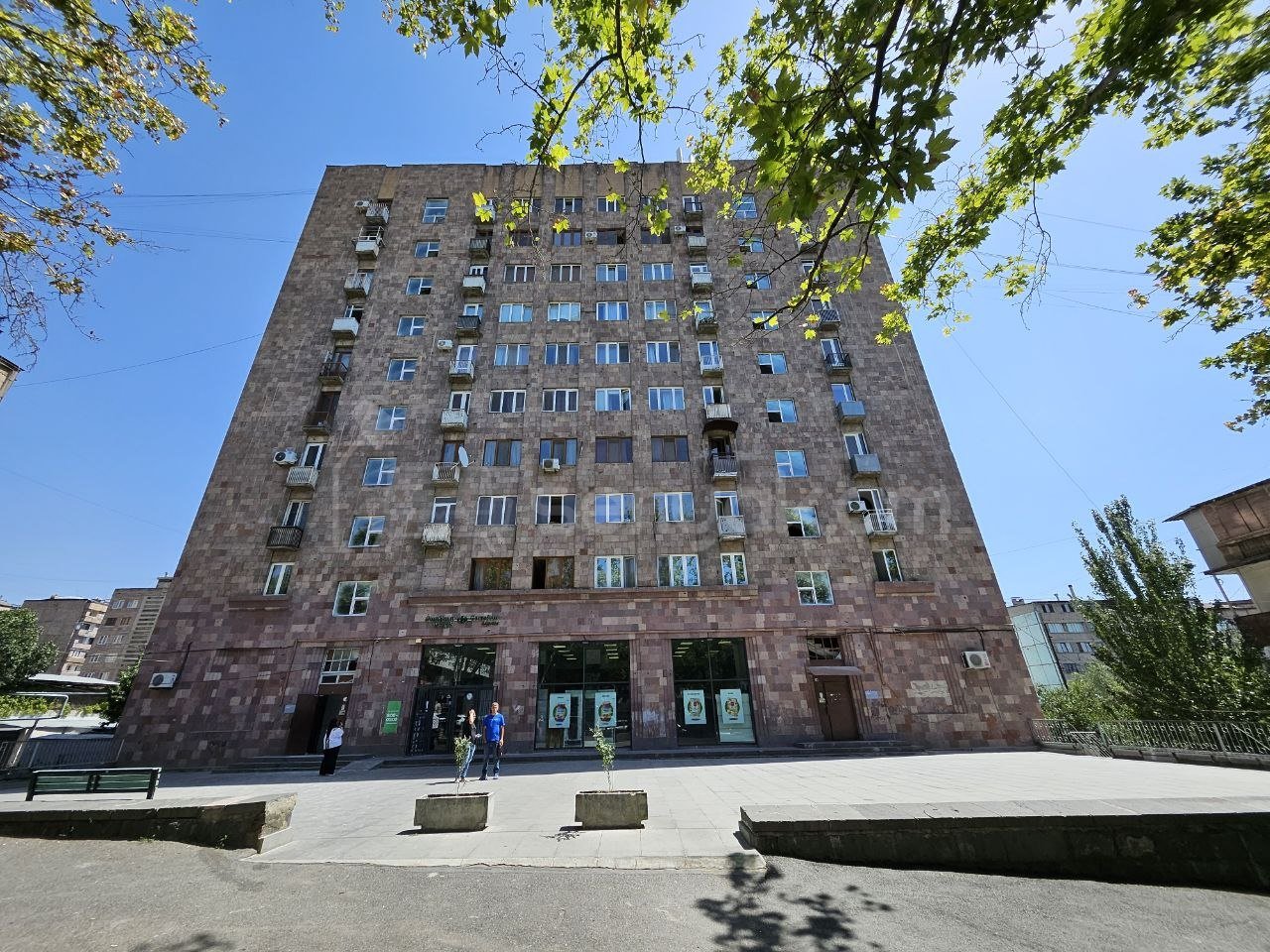 5 Սենյականոց Բնակարան Քարե Շենքում, 110քմ, 9/9 հարկ, Կապիտալ Վերանորոգված