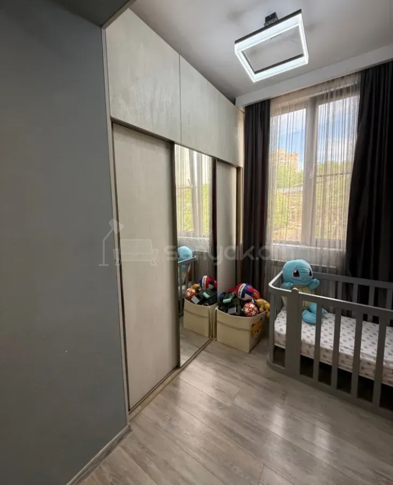 2 Սենյականոց Բնակարան Քարե Շենքում, 42քմ, 4/5 հարկ, Դիզայներական Վերանորոգված