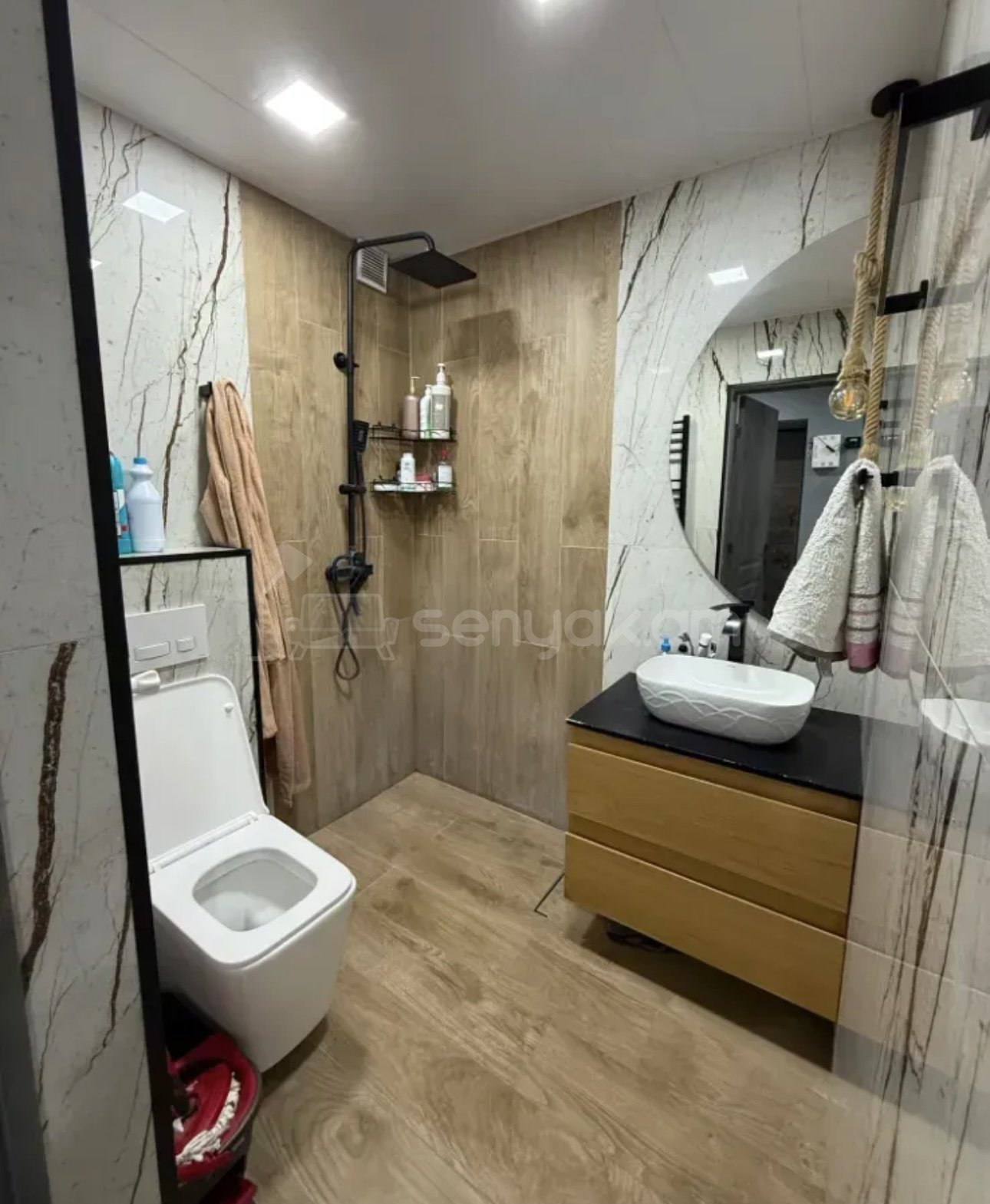 2 Սենյականոց Բնակարան Քարե Շենքում, 42քմ, 4/5 հարկ, Դիզայներական Վերանորոգված