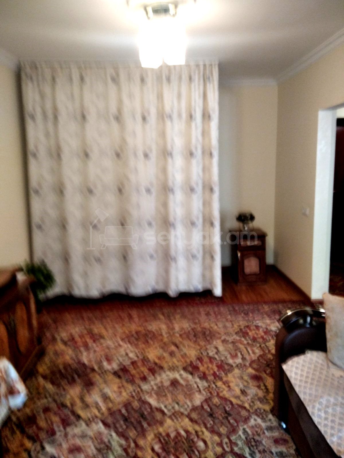 1 Սենյականոց Բնակարան Քարե Շենքում, 30քմ, 2/4 հարկ, Կապիտալ Վերանորոգված