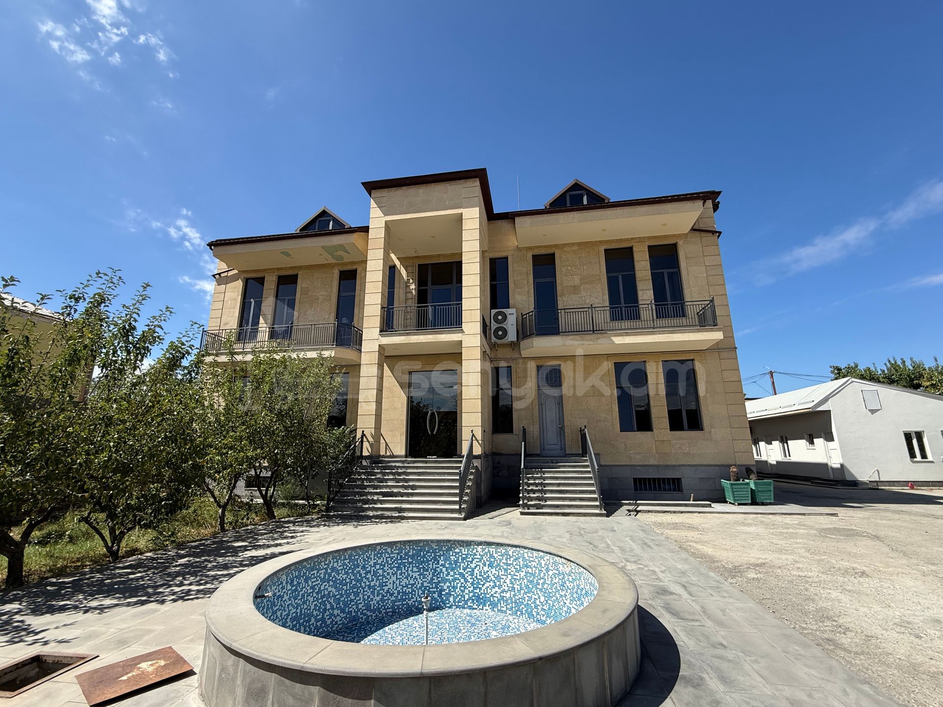 Օֆիսային Տարածք, 1300քմ, Կապիտալ Վերանորոգված