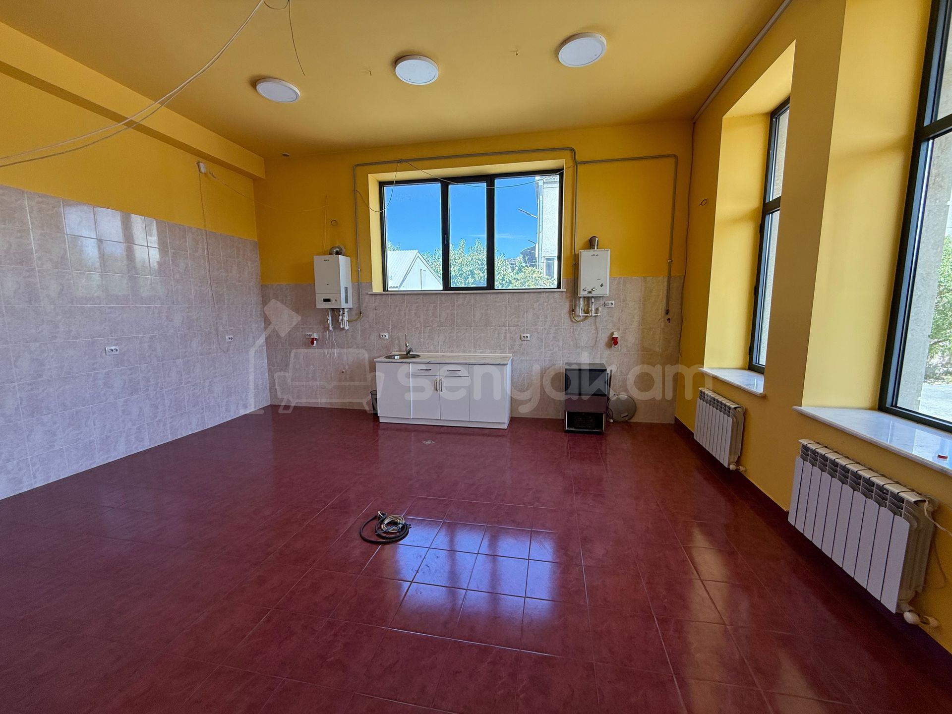 Օֆիսային Տարածք, 1300քմ, Կապիտալ Վերանորոգված