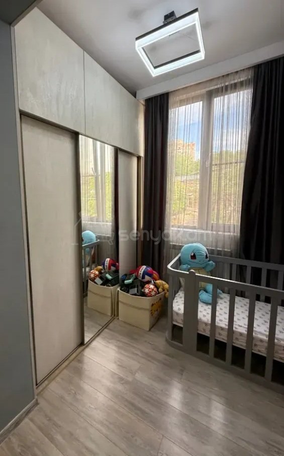 2 Սենյականոց Բնակարան Քարե Շենքում, 43քմ, 4/5 հարկ, Դիզայներական Վերանորոգված