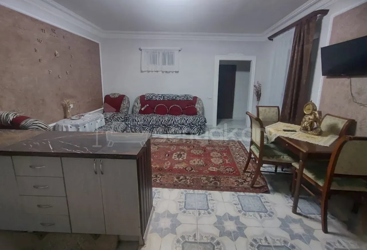 3 Սենյականոց Սեփական Տուն, 10քմ, Նորմալ Վիճակում, Կահավորված