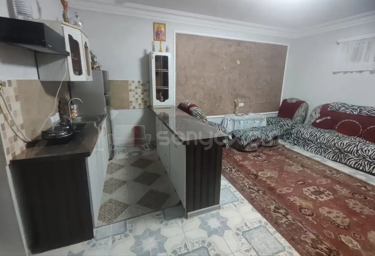 3 Սենյականոց Սեփական Տուն, 10քմ, Նորմալ Վիճակում, Կահավորված