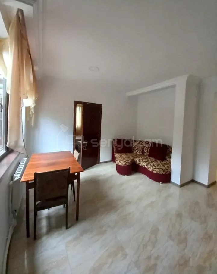4 Սենյականոց Բնակարան Քարե Շենքում, 110քմ, 1/5 հարկ, Կապիտալ Վերանորոգված, Կահավորված