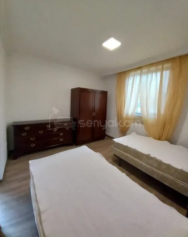 4 Սենյականոց Բնակարան Քարե Շենքում, 110քմ, 1/5 հարկ, Կապիտալ Վերանորոգված, Կահավորված