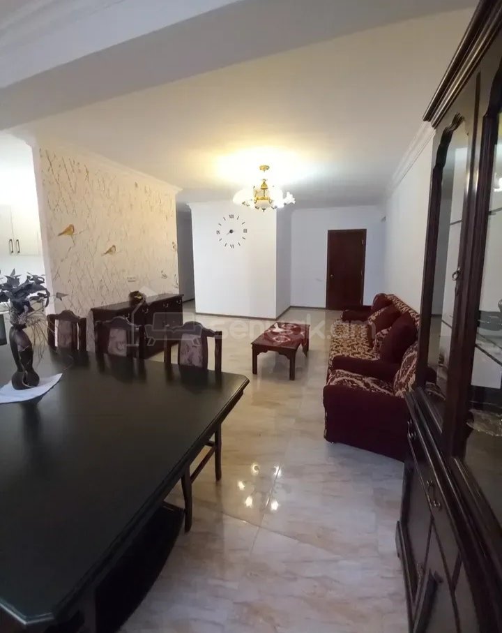 4 Սենյականոց Բնակարան Քարե Շենքում, 110քմ, 1/5 հարկ, Կապիտալ Վերանորոգված, Կահավորված