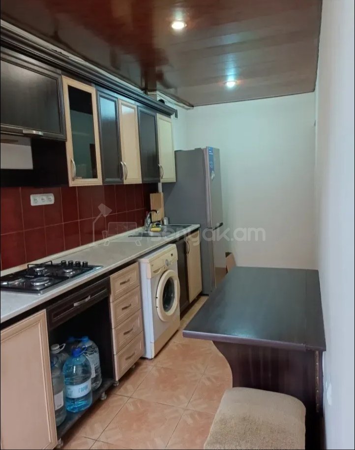 3 Սենյականոց Բնակարան, 80քմ, 4/9 հարկ, Նորմալ Վիճակում, Կահավորված