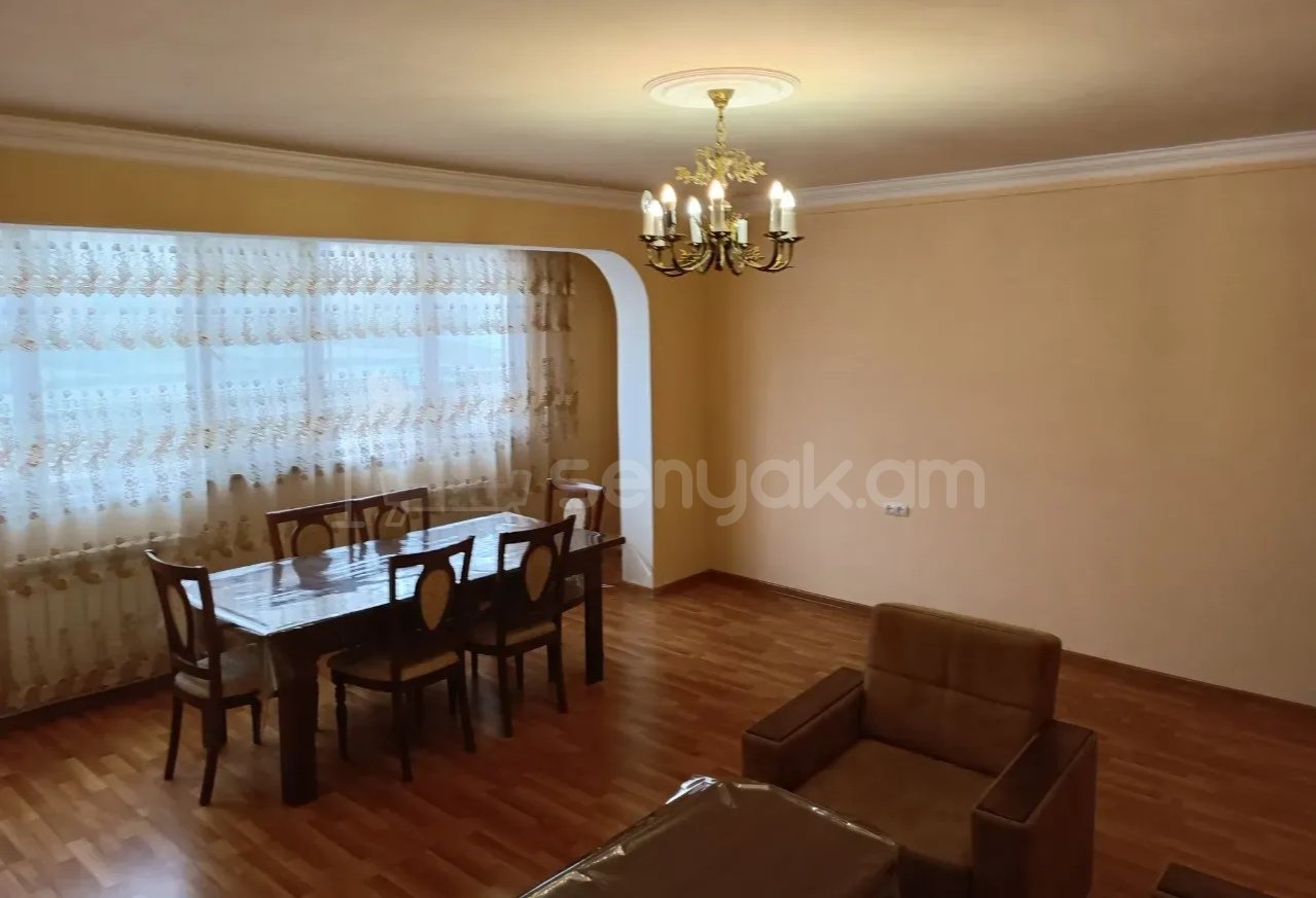 3 Սենյականոց Բնակարան, 80քմ, 4/9 հարկ, Նորմալ Վիճակում, Կահավորված