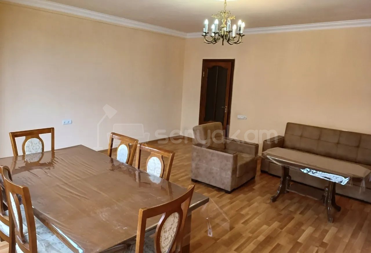 3 Սենյականոց Բնակարան, 80քմ, 4/9 հարկ, Նորմալ Վիճակում, Կահավորված