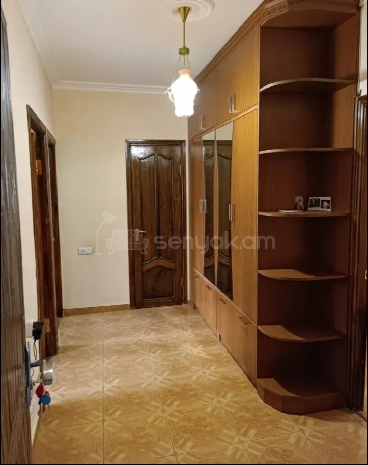 3 Սենյականոց Բնակարան, 80քմ, 4/9 հարկ, Նորմալ Վիճակում, Կահավորված
