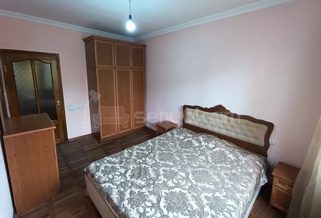 3 Սենյականոց Բնակարան, 80քմ, 4/9 հարկ, Նորմալ Վիճակում, Կահավորված