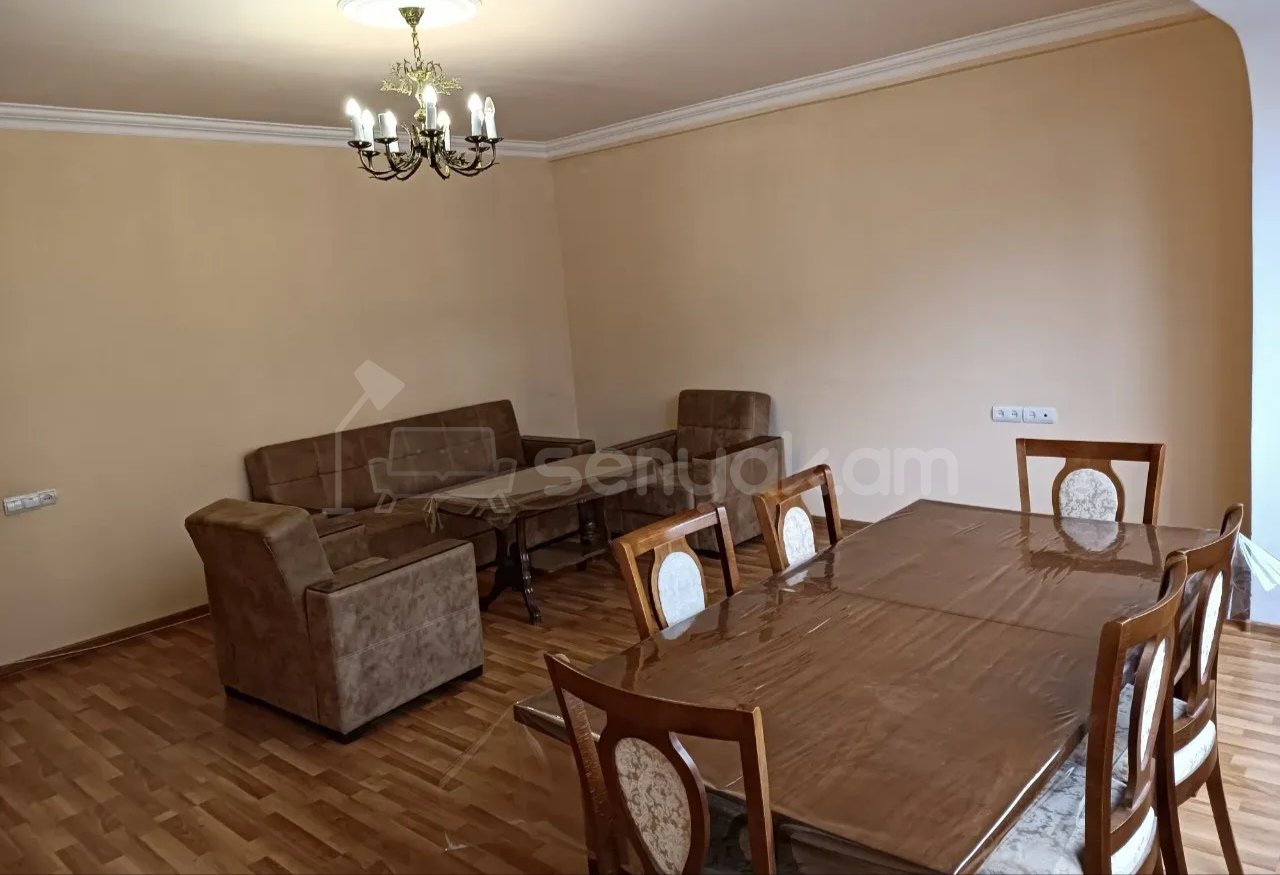 3 Սենյականոց Բնակարան, 80քմ, 4/9 հարկ, Նորմալ Վիճակում, Կահավորված