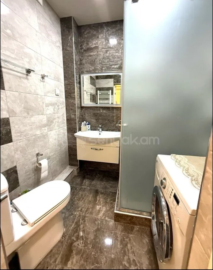 3 Սենյականոց Բնակարան, 80քմ, 2/7 հարկ, Դիզայներական Վերանորոգված, Կահավորված