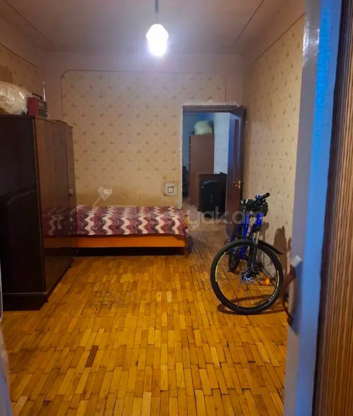 3 Սենյականոց Բնակարան Քարե Շենքում, 78քմ, 1/5 հարկ, Նորմալ Վիճակում, Կահավորված