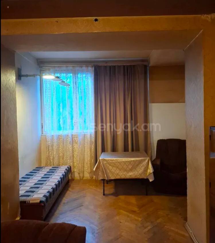 3 Սենյականոց Բնակարան Քարե Շենքում, 78քմ, 1/5 հարկ, Նորմալ Վիճակում, Կահավորված