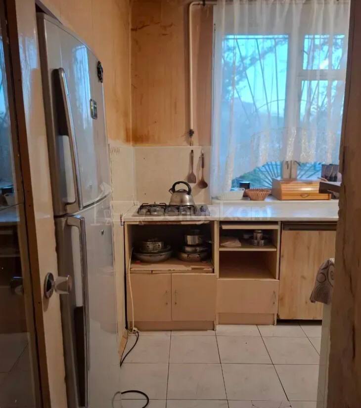 3 Սենյականոց Բնակարան Քարե Շենքում, 78քմ, 1/5 հարկ, Նորմալ Վիճակում, Կահավորված