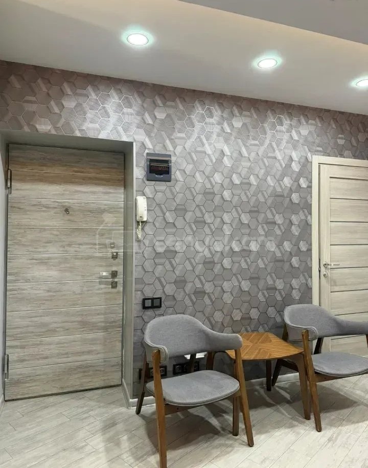 4 Սենյականոց Բնակարան Քարե Շենքում, 95քմ, 3/5 հարկ, Դիզայներական Վերանորոգված