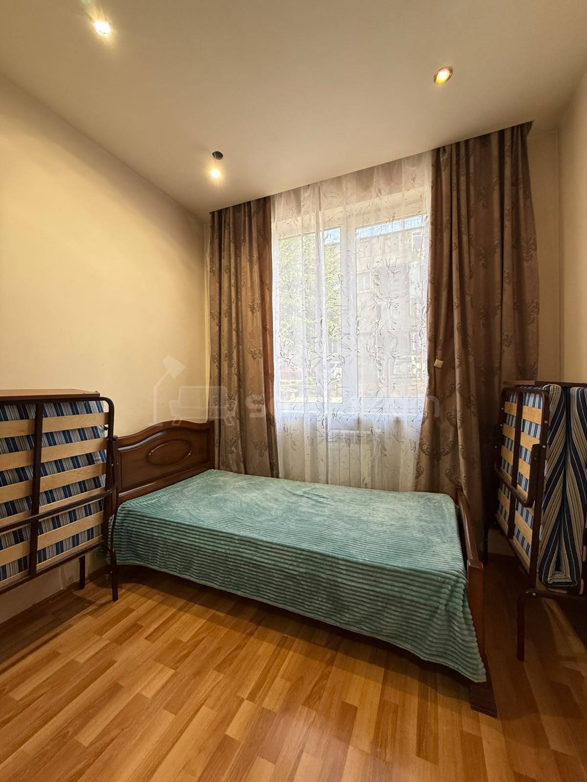 2 Սենյականոց Բնակարան Քարե Շենքում, 63քմ, 2/5 հարկ, Կապիտալ Վերանորոգված, Կահավորված, Արևկող