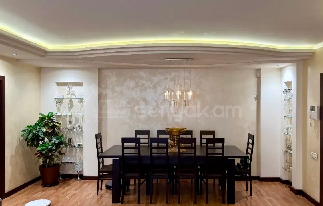3 Սենյականոց Բնակարան Քարե Շենքում, 74քմ, 3/5 հարկ, Կապիտալ Վերանորոգված