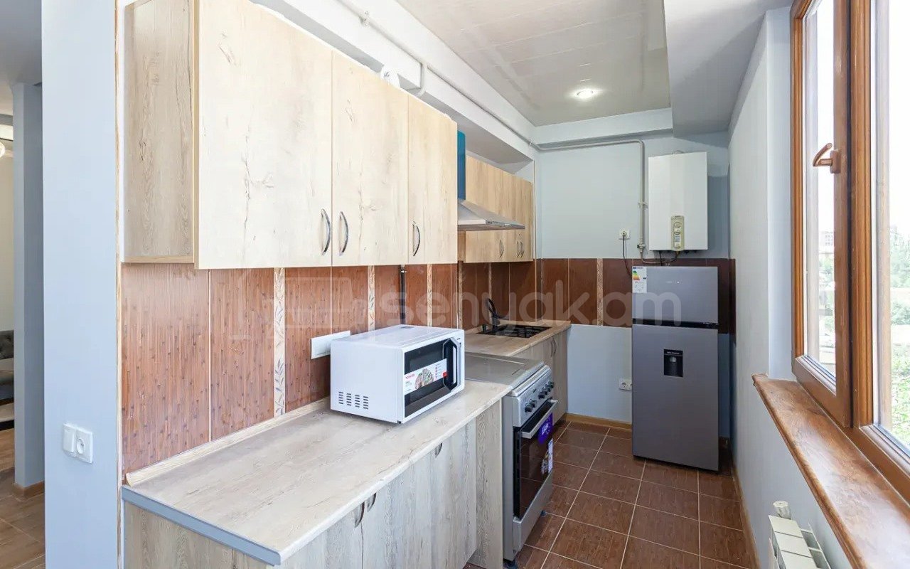 3 Սենյականոց Բնակարան Քարե Շենքում, 68քմ, 3/7 հարկ, Կապիտալ Վերանորոգված, Կահավորված, Արևկող