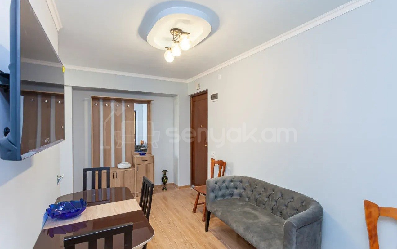3 Սենյականոց Բնակարան Քարե Շենքում, 68քմ, 3/7 հարկ, Կապիտալ Վերանորոգված, Կահավորված, Արևկող