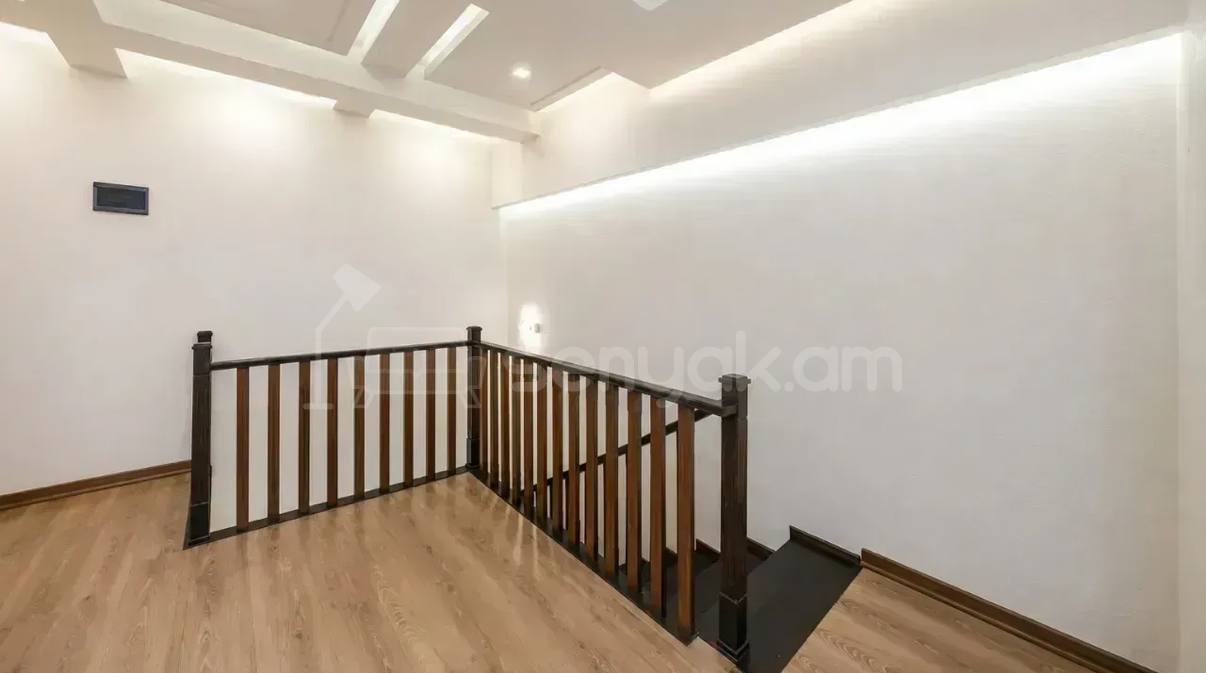 5 Սենյականոց Բնակարան, 147քմ, 5/8 հարկ, Դիզայներական Վերանորոգված