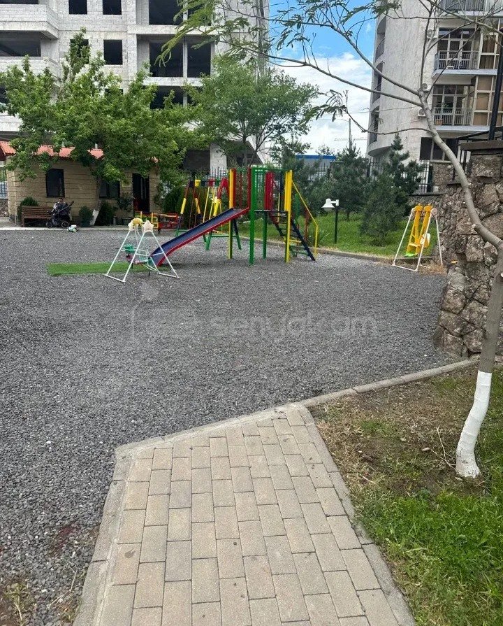 2 Սենյականոց Բնակարան Նորակառույցում, 85քմ, 2/5 հարկ, Կապիտալ Վերանորոգված