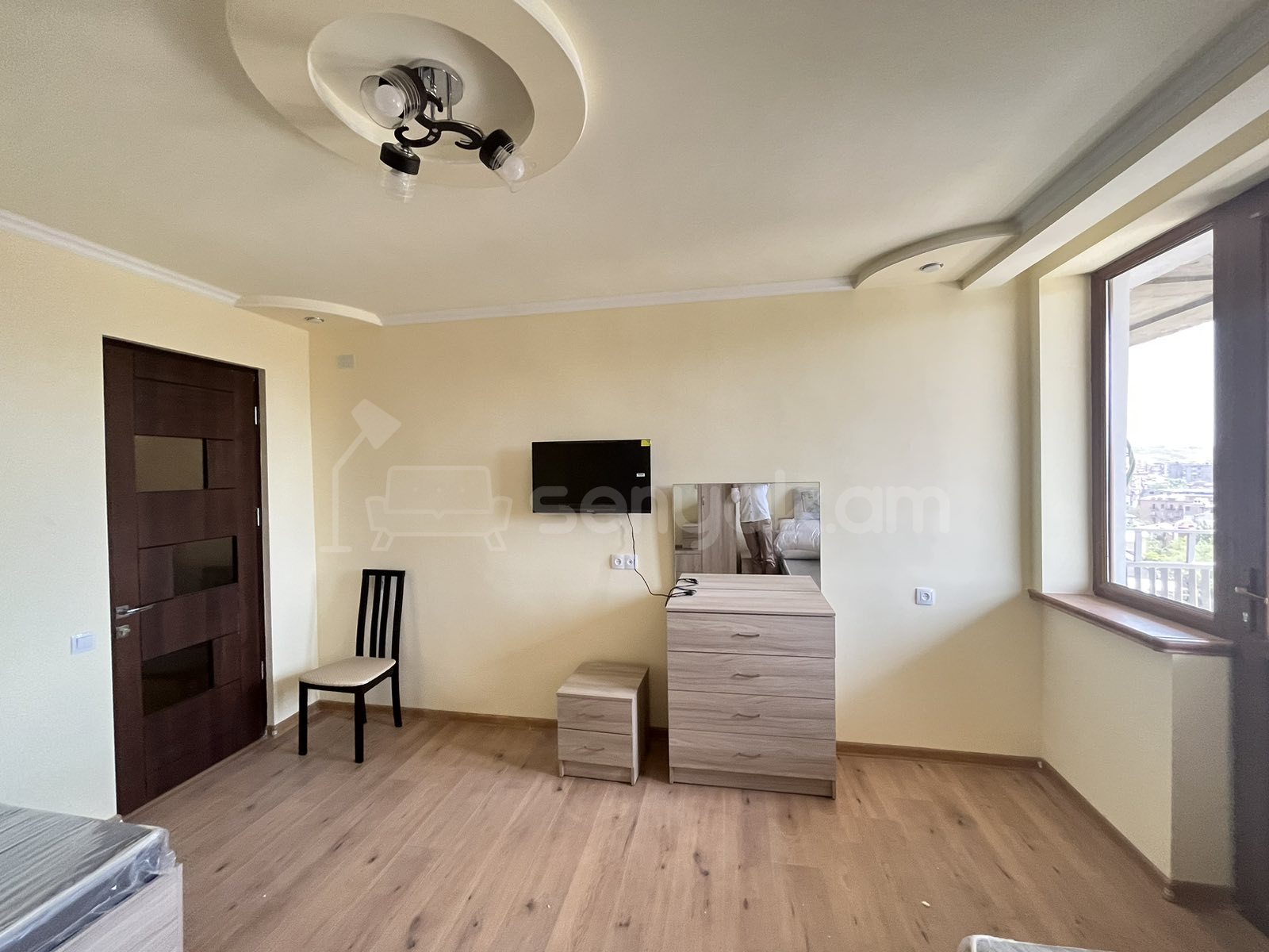 3 Սենյականոց Բնակարան Քարե Շենքում, 70քմ, 4/7 հարկ, Կապիտալ Վերանորոգված, Կահավորված