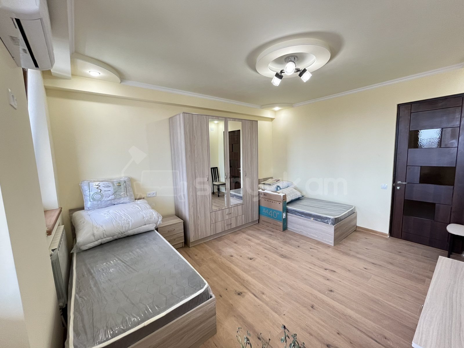 3 Սենյականոց Բնակարան Քարե Շենքում, 70քմ, 4/7 հարկ, Կապիտալ Վերանորոգված, Կահավորված