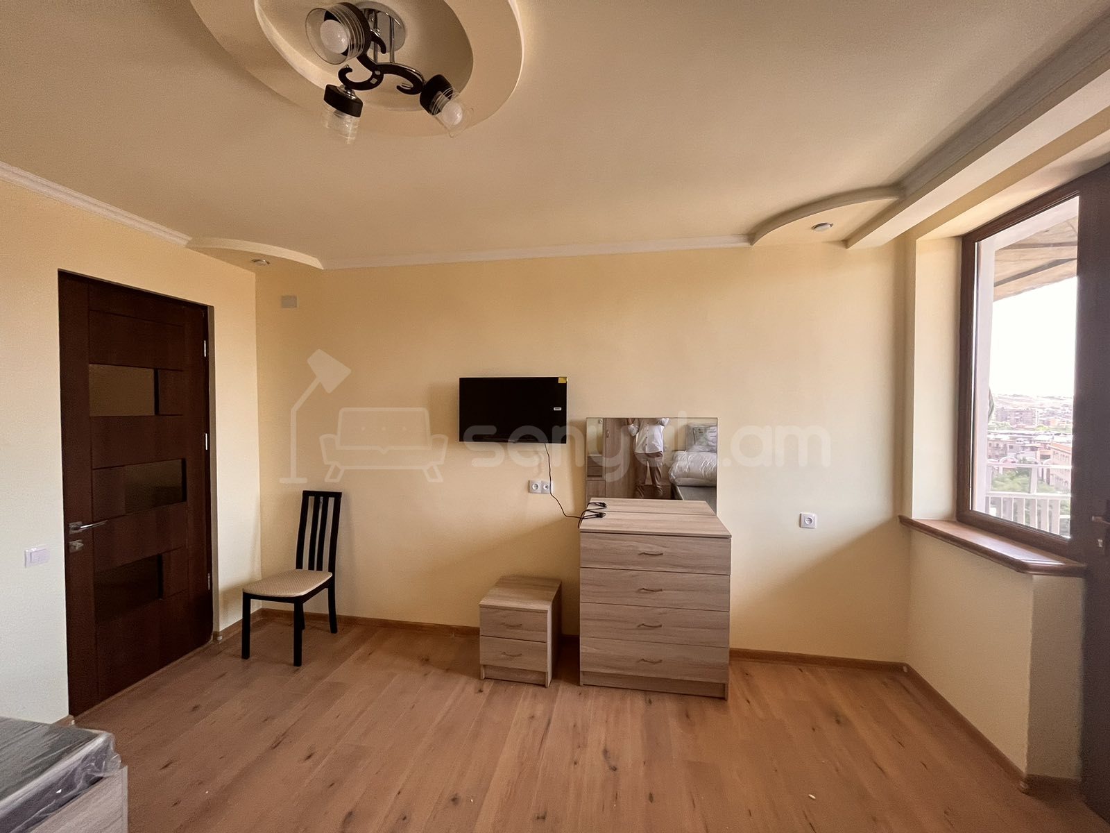 3 Սենյականոց Բնակարան Քարե Շենքում, 70քմ, 4/7 հարկ, Կապիտալ Վերանորոգված, Կահավորված