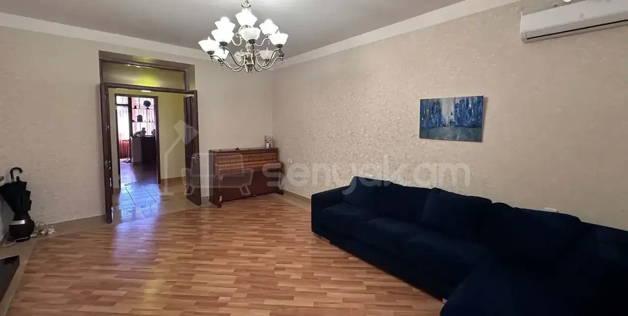 3 Սենյականոց Բնակարան Քարե Շենքում, 110քմ, 4/5 հարկ, Կապիտալ Վերանորոգված, Կահավորված
