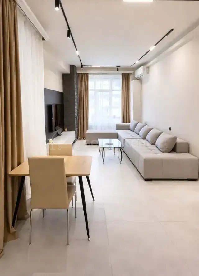 4 Սենյականոց Բնակարան Նորակառույցում, 100քմ, 5/10 հարկ, Դիզայներական Վերանորոգված, Կահավորված