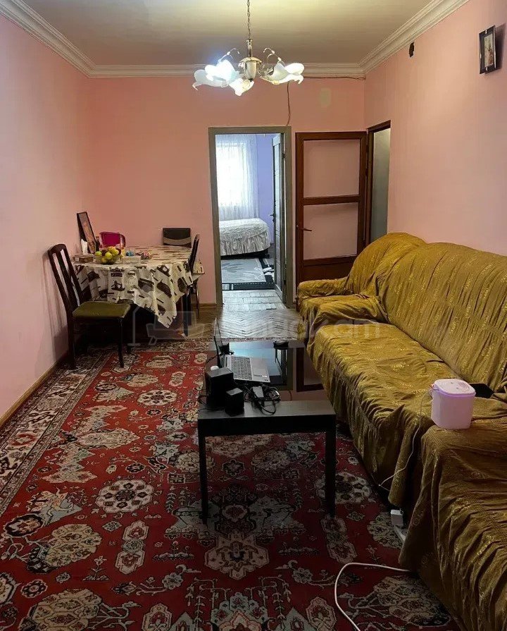 2 Սենյականոց Բնակարան Քարե Շենքում, 56քմ, 2/4 հարկ, Պետական Վիճակում