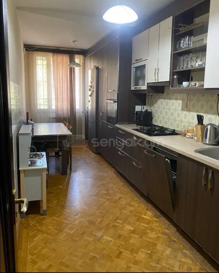 3 Սենյականոց Բնակարան, 105քմ, 3/9 հարկ, Կապիտալ Վերանորոգված