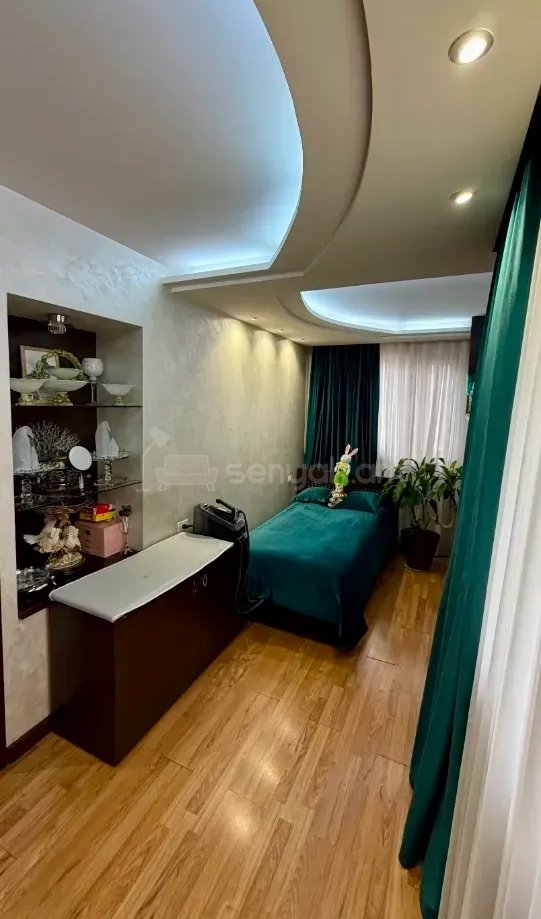 3 Սենյականոց Բնակարան Քարե Շենքում, 74քմ, 3/5 հարկ, Կապիտալ Վերանորոգված