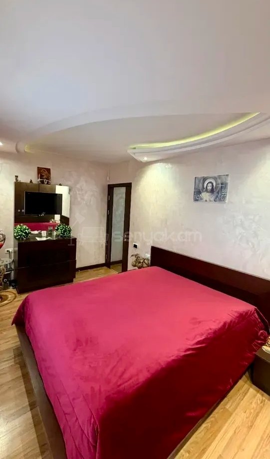 3 Սենյականոց Բնակարան Քարե Շենքում, 74քմ, 3/5 հարկ, Կապիտալ Վերանորոգված