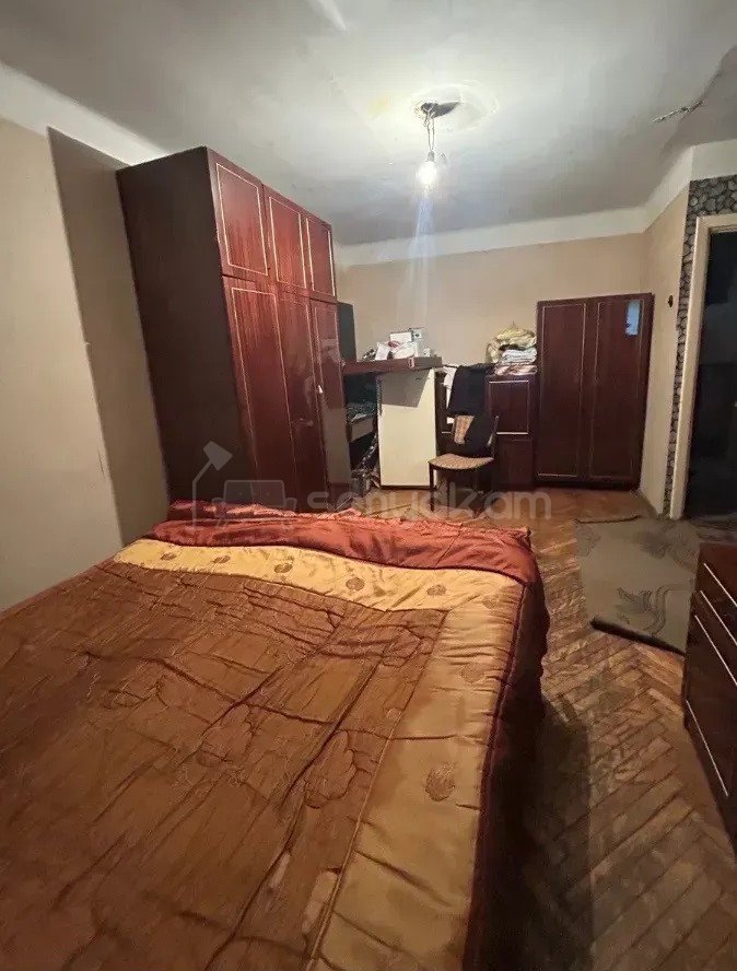 2 Սենյականոց Բնակարան Քարե Շենքում, 53քմ, 1/5 հարկ, Պետական Վիճակում