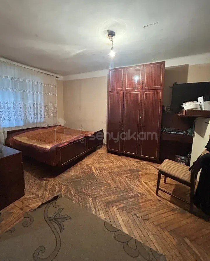 2 Սենյականոց Բնակարան Քարե Շենքում, 53քմ, 1/5 հարկ, Պետական Վիճակում